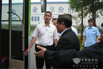 萬鋼踏上恒通betway在线官网客車
