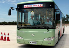 配置T310R帶整體式液力緩速器自動變速箱的XMQ6127G城市客車