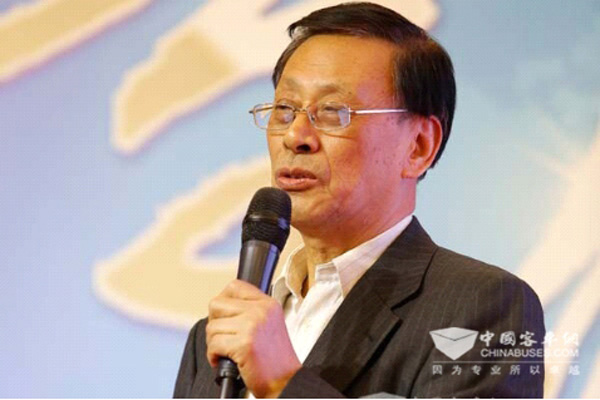 姚明德在中國客車與(yu) 運營發展高峰論壇