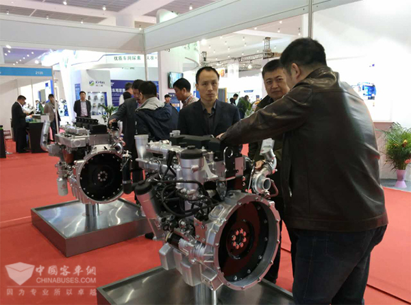 中國重汽曼技術發動機亮相天津客車展