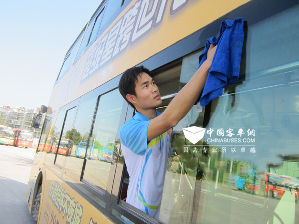 廣西桂林：600餘台公交車