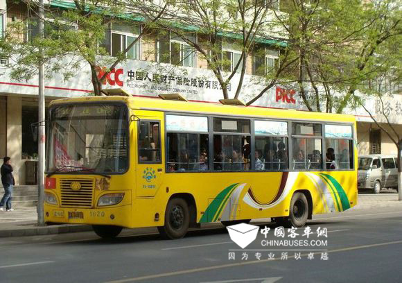 蘭州:將全麵清理公交車體廣告