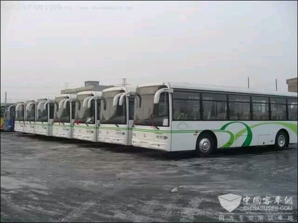 上海：新公交誌願者上崗 蹲點監督違規公交