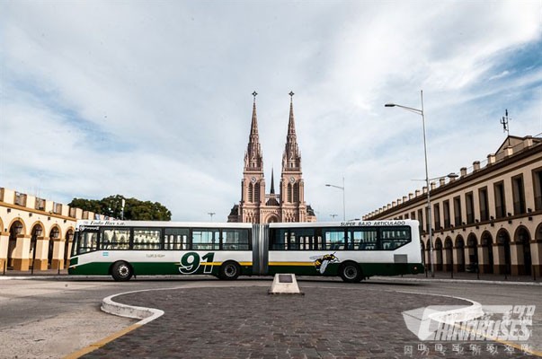 Agrale首輛配置艾裏遜自動變速箱鉸接式公交車上市 