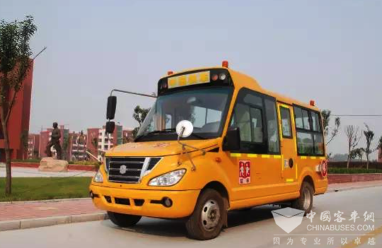 中通“小黃蜂”校車批量進入湖北黃岡