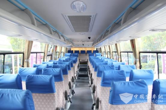 XMQ6120城郊混合動力客車清新內(nei) 飾