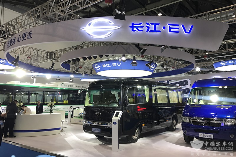 長江汽車展台