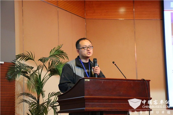 蘇州大學公交學術論壇|馬凱 導軌式膠輪電車的設計準則