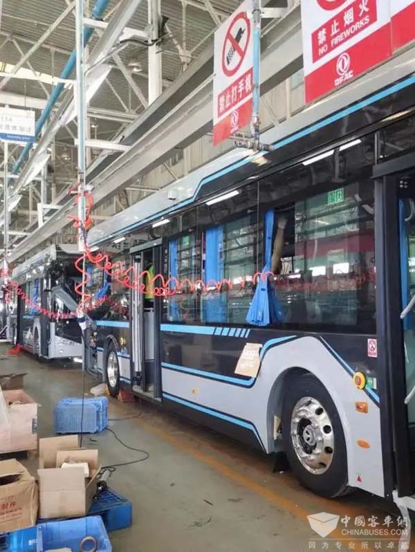 東(dong) 風汽車股份 東(dong) 風天翼 純電動 低地板城市客車