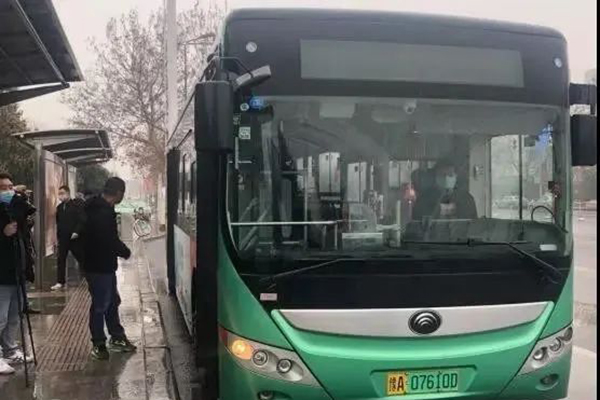 公交車運營進出站、開關門操作的這些規範，你真的知道嗎？