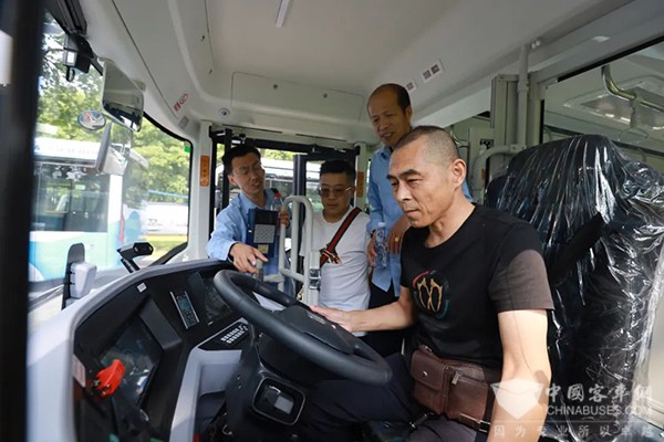 申沃客車 九係客車 奉賢客運 智能網聯 純電動客車