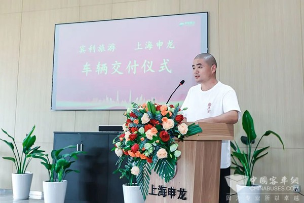 申龍汽車 高端旅遊大巴 湖南賓利旅遊 首批交付