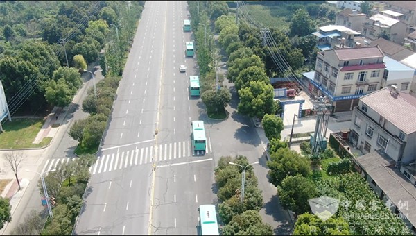 吉利星際客車 襄陽穀城 農(nong) 村客運車輛 便民公交係統