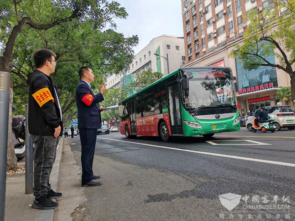 車輛行駛過程 駕駛員 導致矛盾衝(chong) 突 危及行車安全
