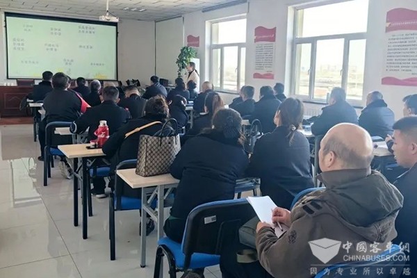 公交駕駛員 公交運營安全 防禦型
