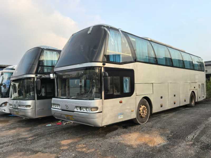 2015年12月 同款3台53座國四青年6127中門車