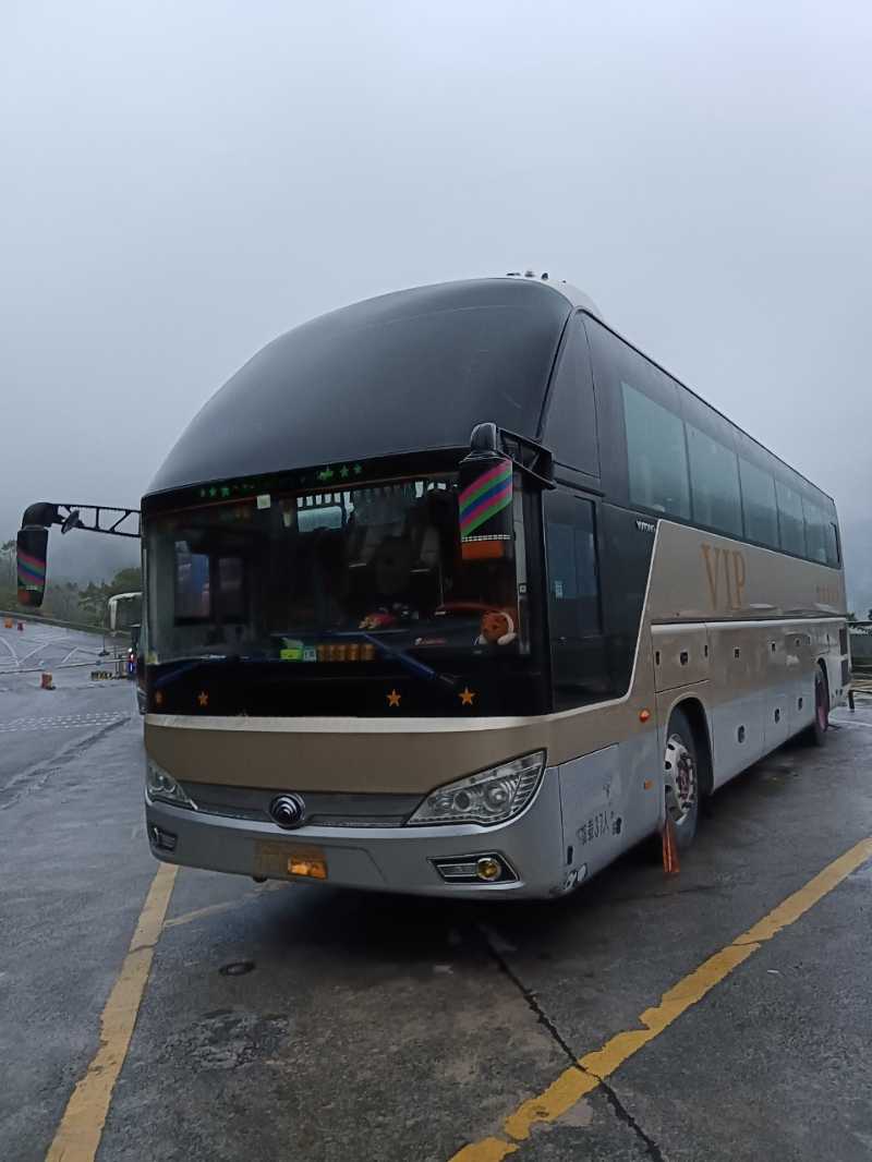 兩台國五37座2+1宇通6122一手旅遊車
