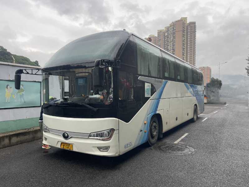 國五12米50座宇通6128型旅遊客車