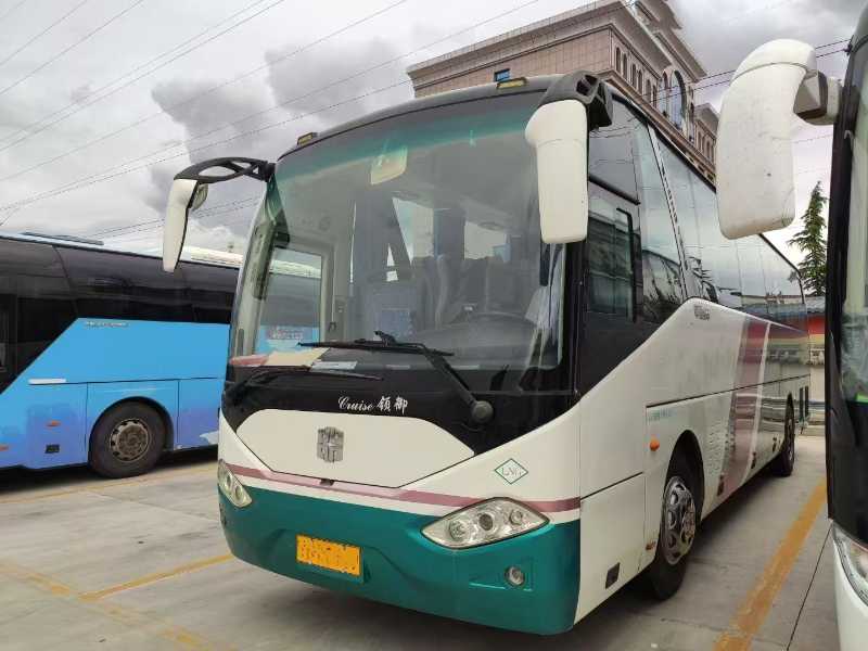 2014年12月 兩台國五LNG中通6118營運車