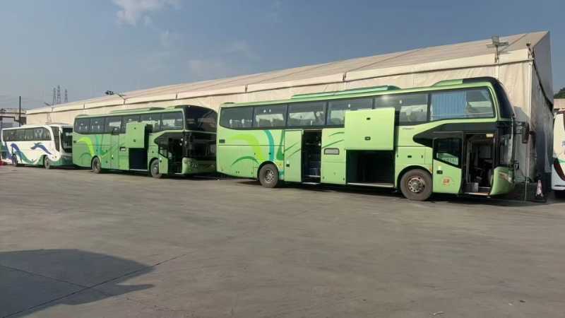 2016年12月 54座一層半宇通6126氣囊中門旅遊車 