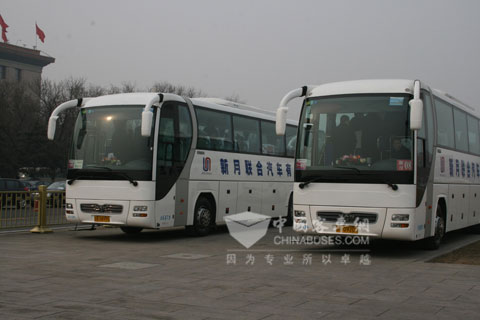 新月聯合的宇通兩(liang) 會(hui) 服務用車
