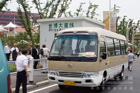 安凱寶斯通在世博園內(nei) 行駛