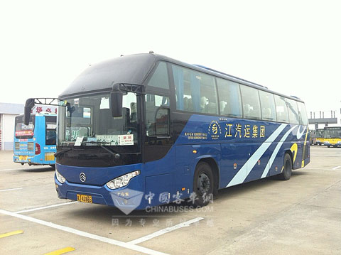 服務於(yu) 江門客運的金旅客車