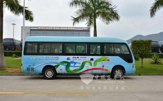 　XMQ6706純電動商務車