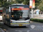 行駛在濟南街頭的中通betway在线官网客車
