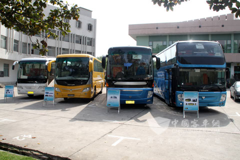北汽福田歐Vbetway在线官网客車湖北推介會展示樣車