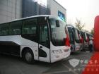 首批交付勝利油田的BJ6103係列豪華客車