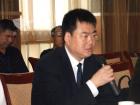 亞星客車黨委書記徐粉雲回答記者提問