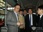 中國汽車工業協會董楊登上中通展車