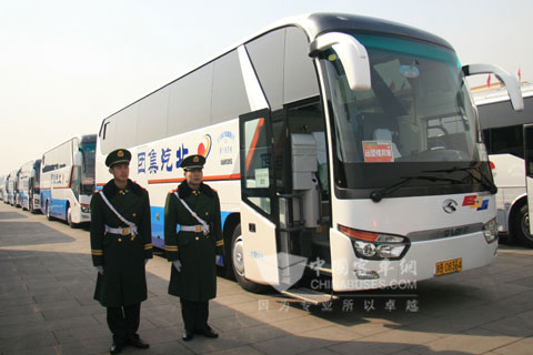 裝配上海日野發動機的兩(liang) 會(hui) 保障用車