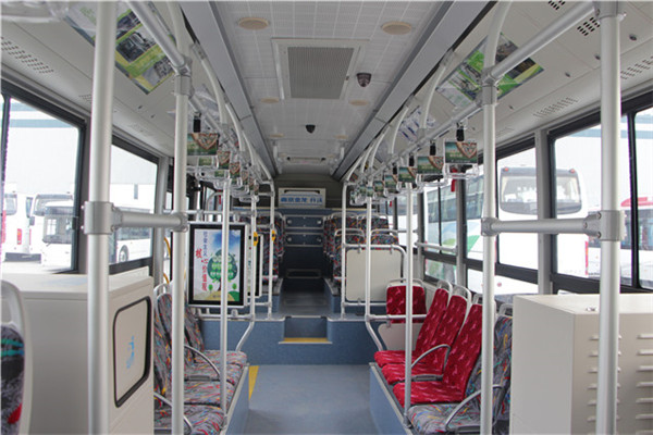 南京金龍NJL6129BEV15公交車（純電動24-36座）