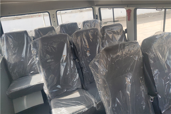 南京依維柯NJ5046XGCZA鬥式工程車（柴油國六10-13座）