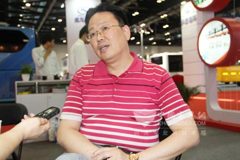金晟天潤客運總經理張利生接受betway最新网站[www.kurageshokudo.com]記者采訪
